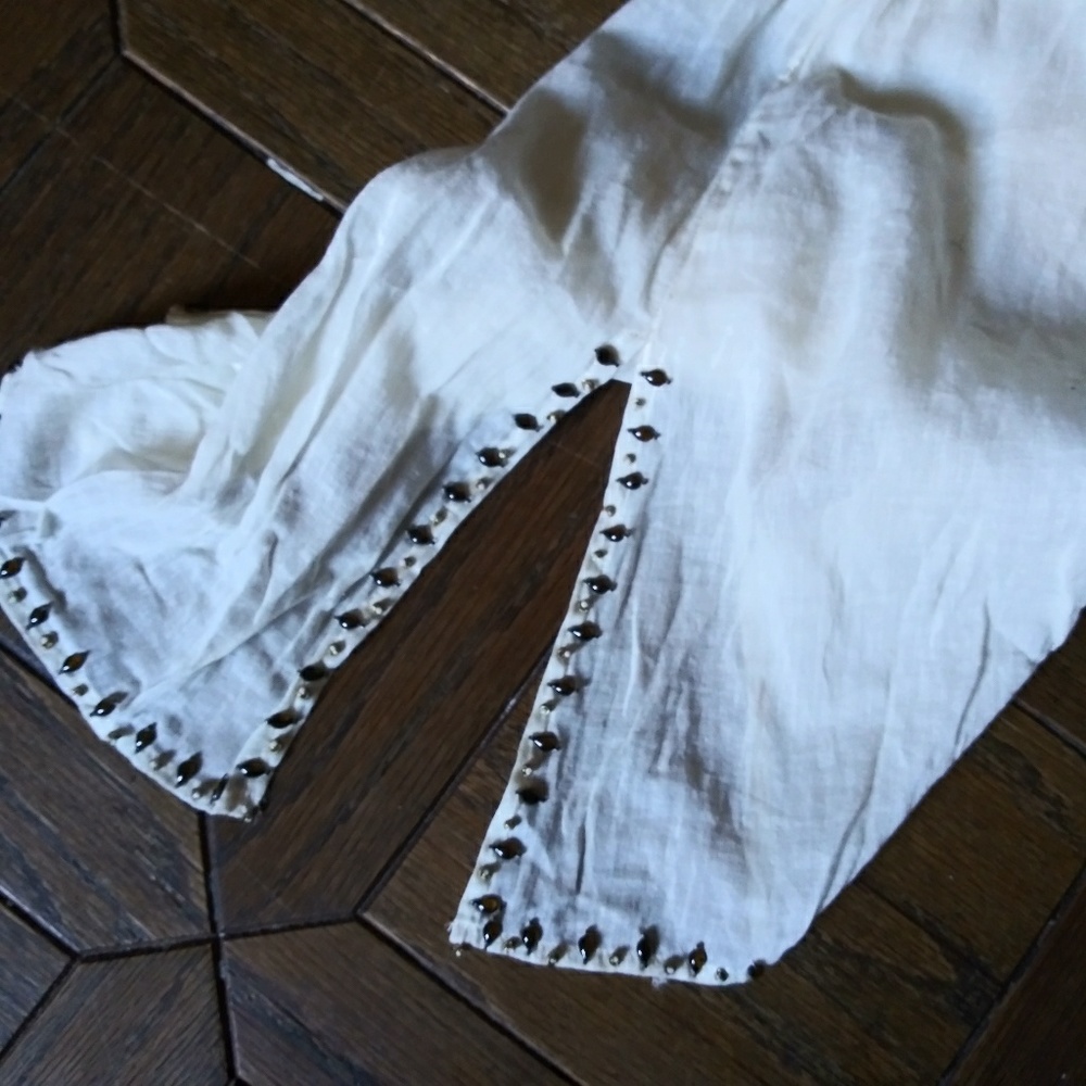 NWOT {Elie Tahari} Stunning Embroidered Blouse - Picture 5 of 8